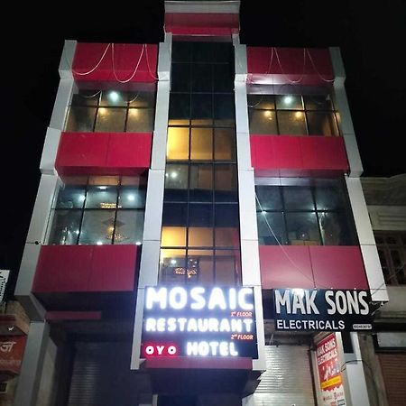 Oyo Mosaic Hotel And Restaurant Gonda ภายนอก รูปภาพ