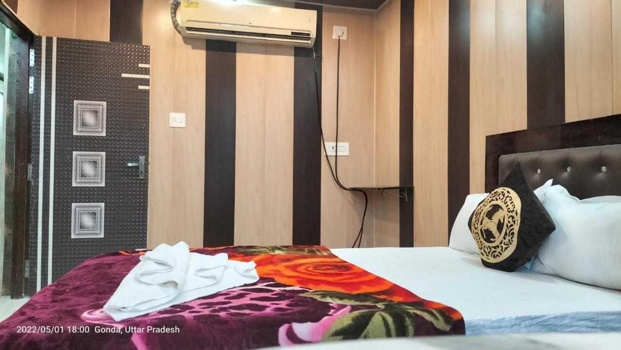 Oyo Mosaic Hotel And Restaurant Gonda ภายนอก รูปภาพ