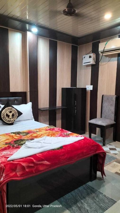 Oyo Mosaic Hotel And Restaurant Gonda ภายนอก รูปภาพ