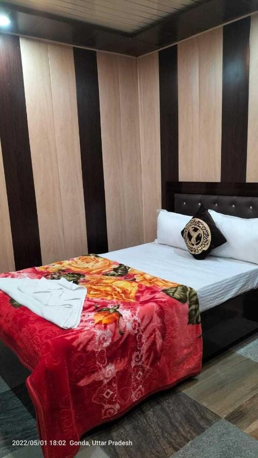 Oyo Mosaic Hotel And Restaurant Gonda ภายนอก รูปภาพ